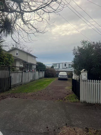 Others 5, 11 Double 4 Sofa Beds 5-bedroom House, Waitakere