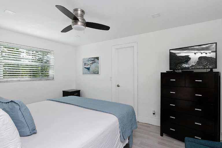 Bedroom 3, ULTRA exciting Apartment at Boardwalk, Broward