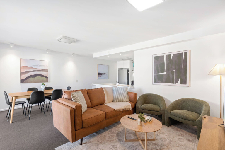 Others 1, Front Row Convenience - Inner City- 3bed,2bath,2car, Brisbane