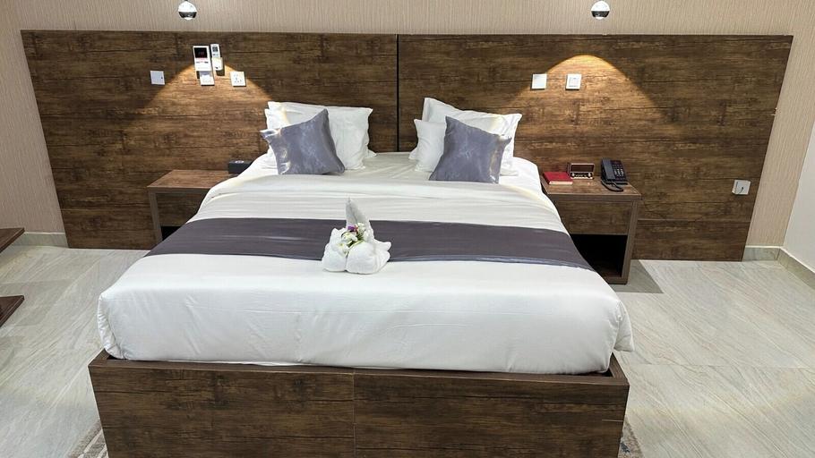 Others 4, Stino Hotel, Ughelli North