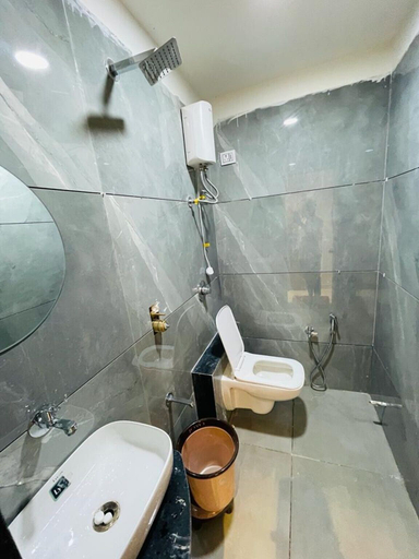 Others 5, Hotel Lemzon, Gandhinagar