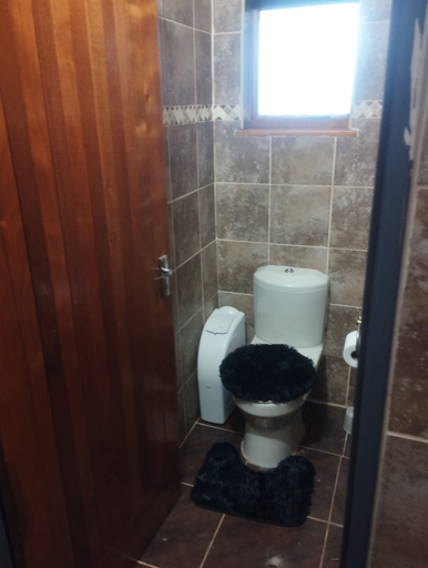 Others 2, Nguni Gaste Huis, Bojanala
