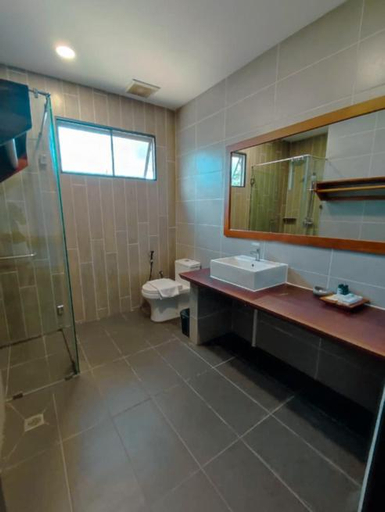Bathroom, Borneo Divers Mabul Resort., Semporna