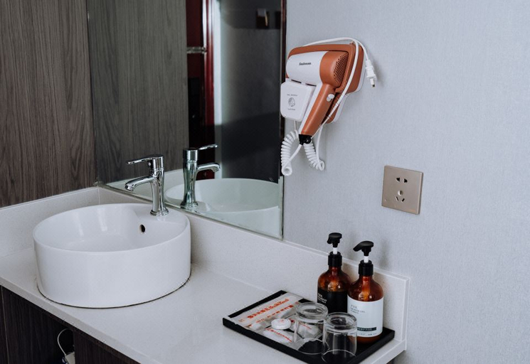 Bathroom 3, Shell Hotel Anhui Liuan Jinan District Zhengyang Road, Lu'an
