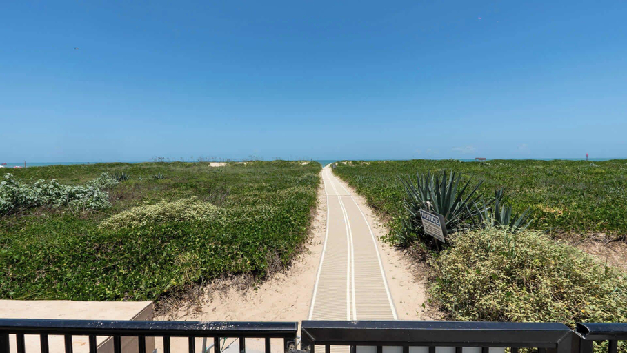 Others 4, Beachfront 2br, 5th Floor Views, Walkable SPI, Cameron