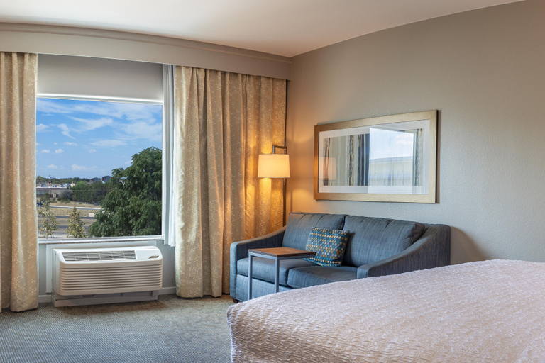 Others 5, Hampton Inn & Suites Boerne, Kendall