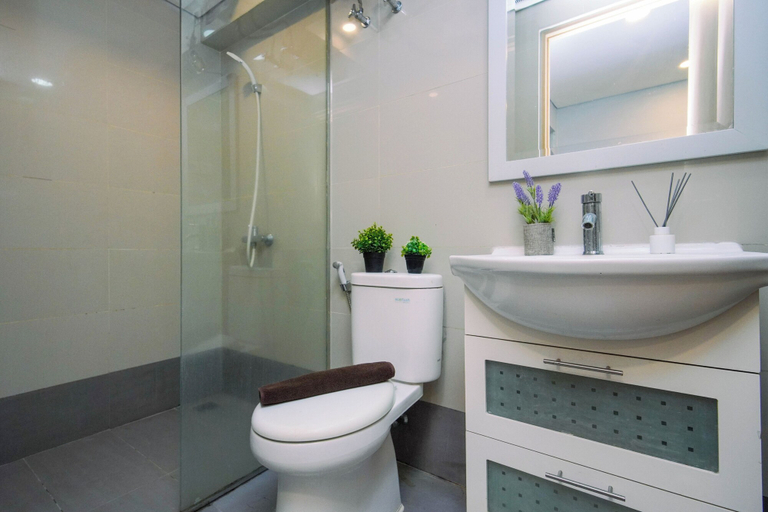 Others 5, Restful And Roomy Loft 2Br At Apartment Maqna Residence, West Jakarta