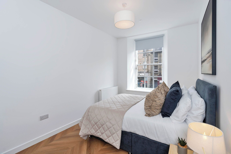Others 3, Stylish city-centre apartment, Edinburgh