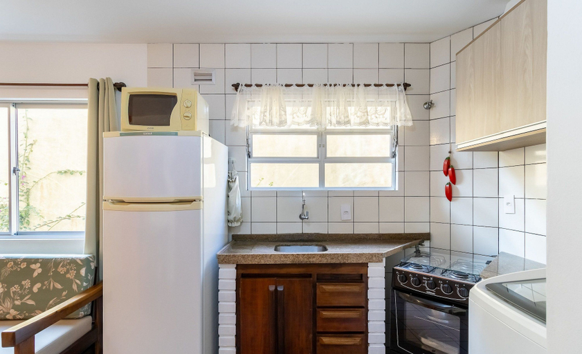 Others 2, Beautiful apt w/ Barbecue, Close to Beach. Bou0101, Florianopolis