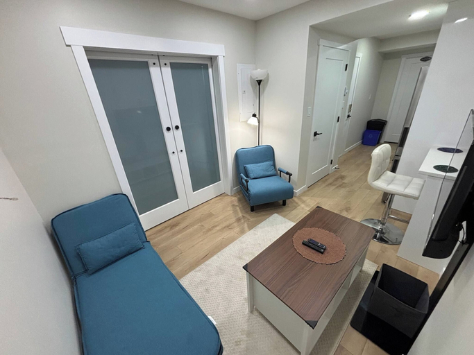 Others 2, Cozy Basement Suite - Home Away From Home, Division No. 11