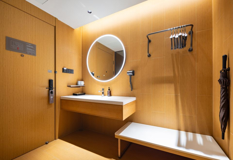Bathroom 3, Ji Hotel Tongliao Mingren Street, Tongliao