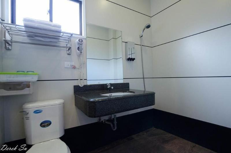 Bathroom 5, Xianfeng B&B, Hualien