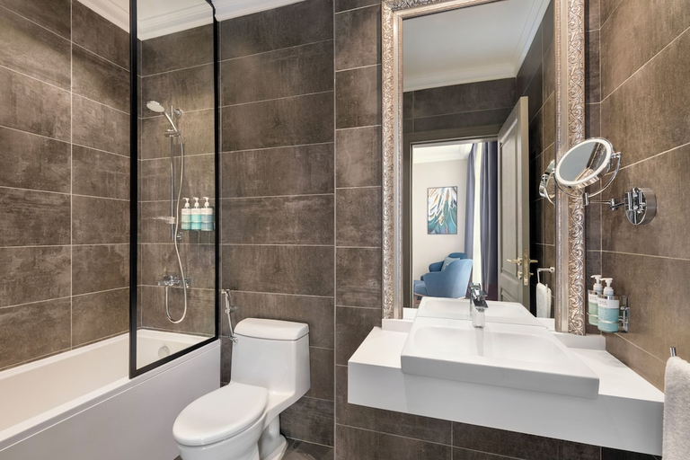 Bathroom 5, Mercure Riyadh Al Anoud, Riyadh