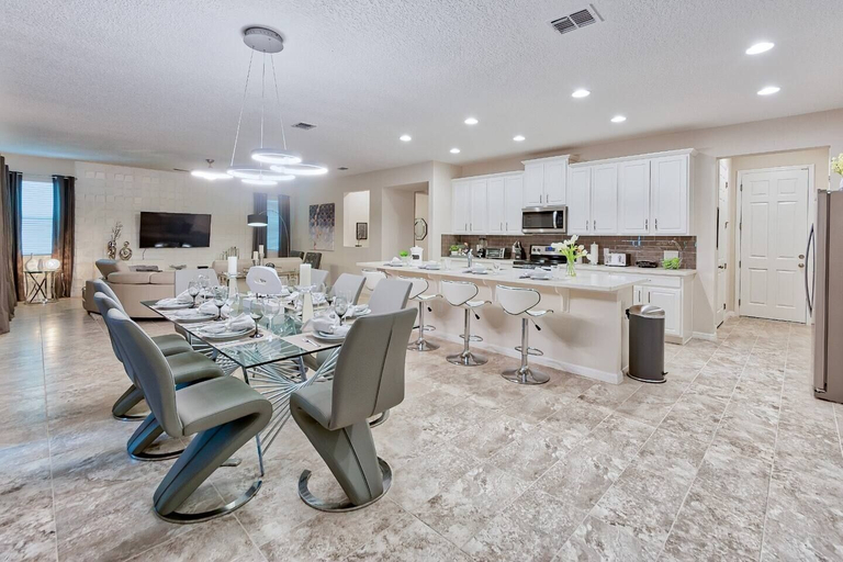 Others 2, 5BR Pool Home Solara Resort Near Disney, Osceola