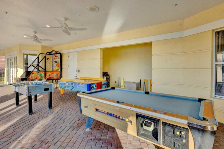 Others 4, Lrg Condo w Scenic Patio Views - Next to Occc, Orange