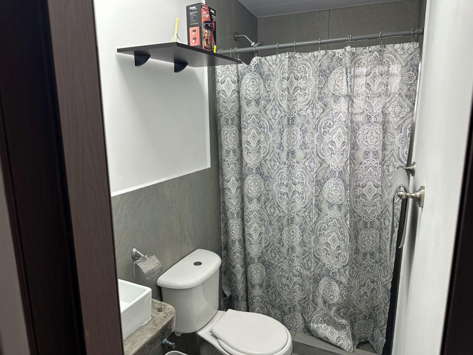 Bathroom 3, MOMA Guest House, Boquete
