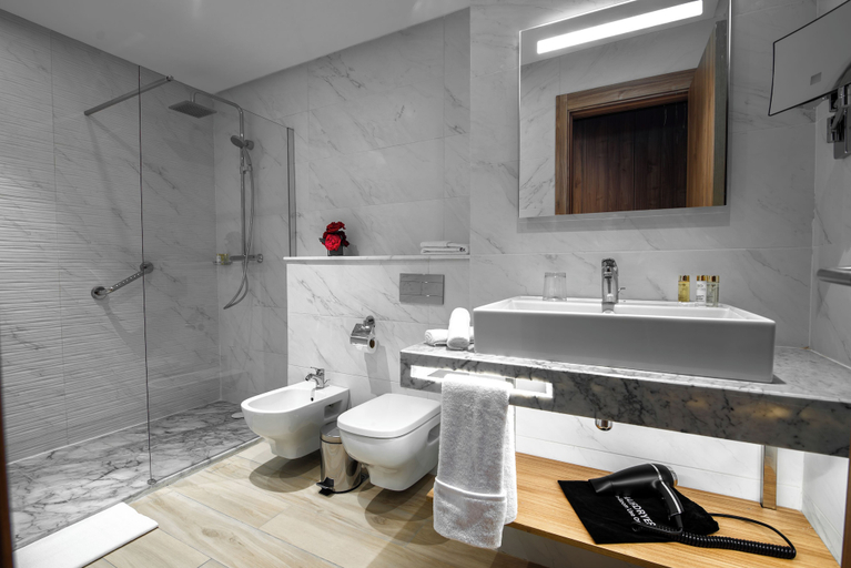 Bathroom 4, Dominium Palace, Agadir-Ida ou Tanane