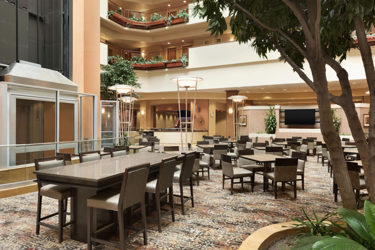 Food & Drinks 5, Embassy Suites Omaha-La Vista/Hotel & Conference Center, Sarpy