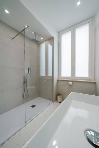 Bathroom 5, Aurea Colosseum Guest House, Rome