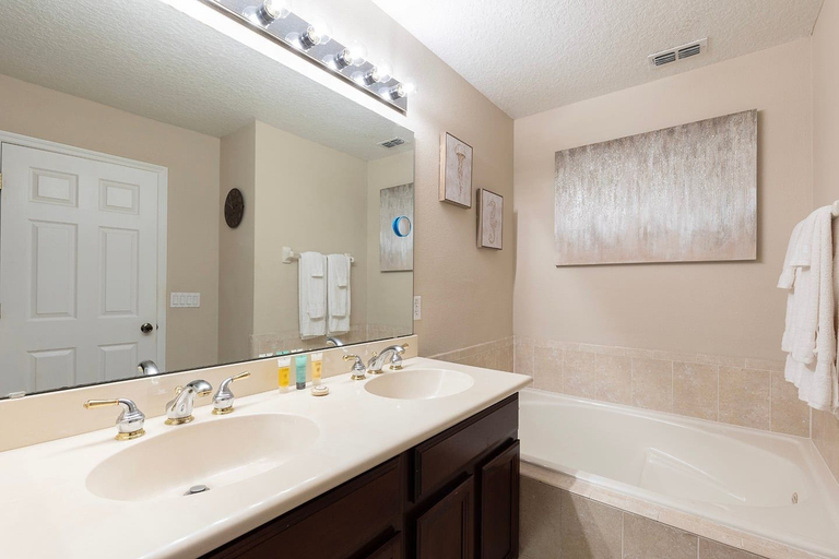 Others 4, Charming Townhouse With Private Patio at Reunion, Osceola