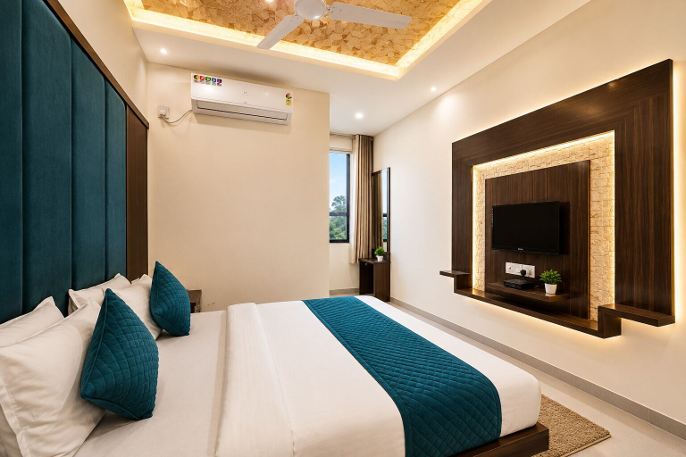 Others 2, AGM Hotel, Ahmadabad