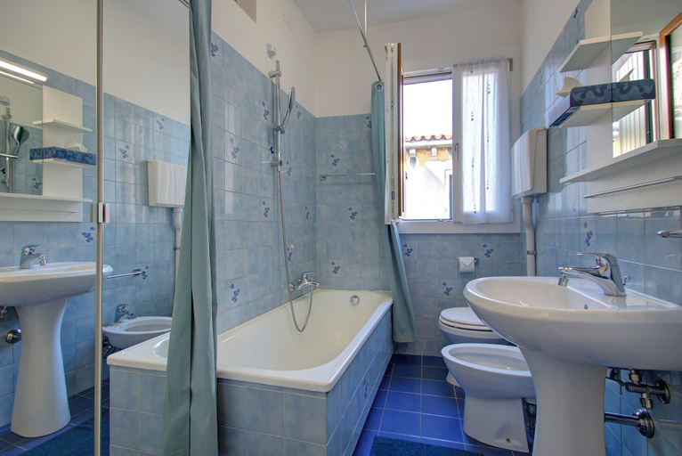 Bathroom 3, RECIOTO Rialto-Market, Venezia