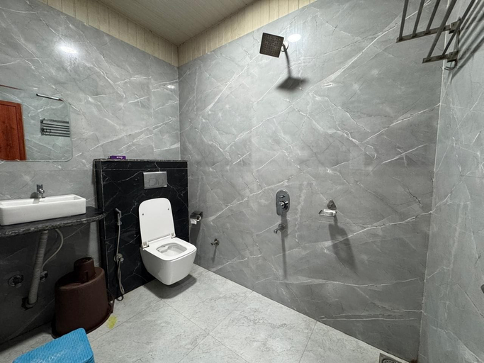 Bathroom 3, Hotel Satyam Shivam Sundaram , Sonbhadra