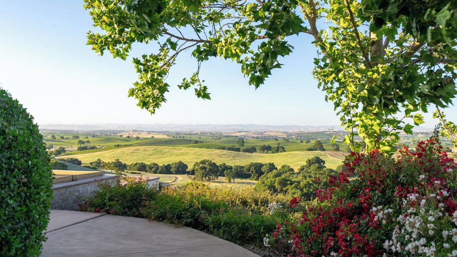 Others 4, Krisyn Vineyards by Avantstay Private Pool + Spa + Outdoor Kitchen Secluded + Panoramic Views, San Luis Obispo