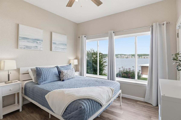 Others 4, Lakefront Updated Condo at 2mm w/ 2 Pools, Hot Tub, Boat Slip, Camden