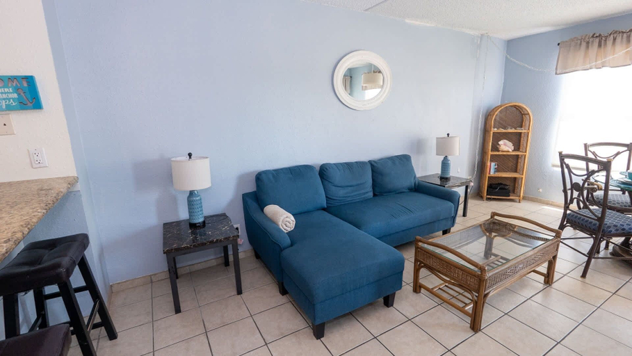 Others 2, Gulfview I - 150 Yards To Beach, Bbq Poolside 1 Bedroom Apts, Cameron