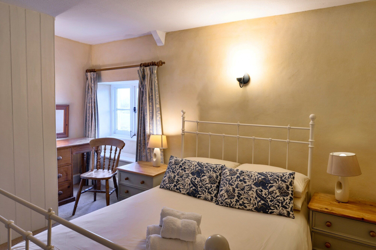 Others 4, Luxury Cotswolds Cottage for 7, Devon
