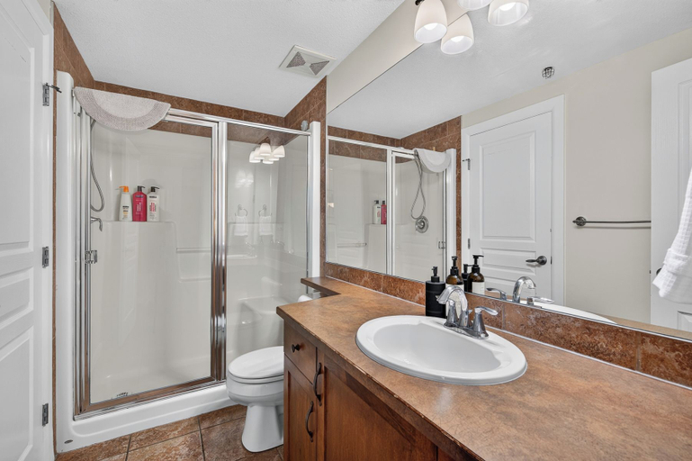 Others 2, 2 Bd Condo Playa 153 w Courtyard & Pool, Central Okanagan