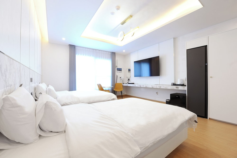 Bedroom 3, Gangjin The One Business  Hotel, Gangjin