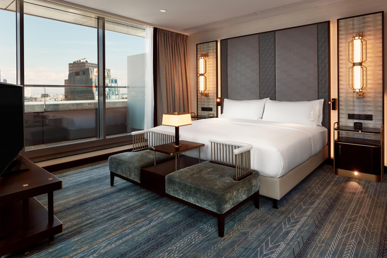 Bedroom 2, Hilton Vienna Park, Wien