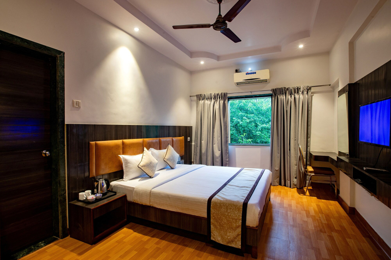 Others 2, Royal Hotel & Resort, Pune