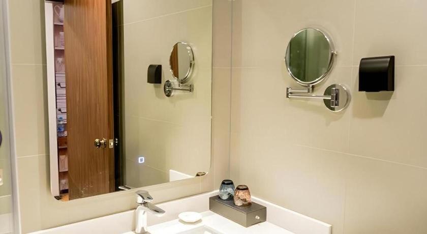 Bathroom 3, GME NanJing CaoChanGMEn Nanyihou Stress Hotel, Nanjing