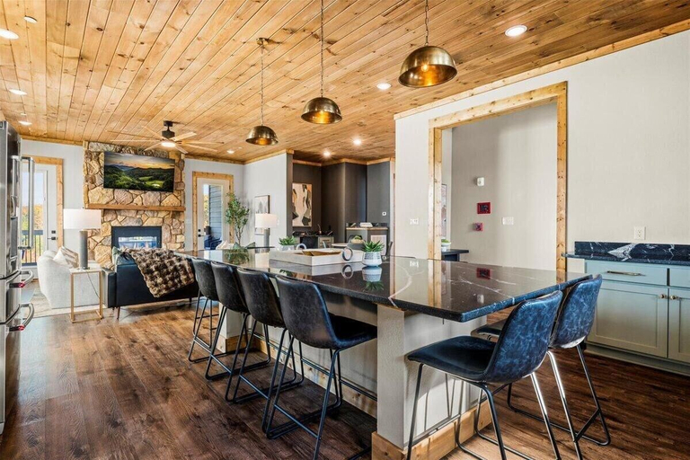 Others 3, Skyline Chalet, Sevier