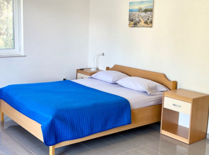 Bedroom 2, Paradise Apartments, Jelsa