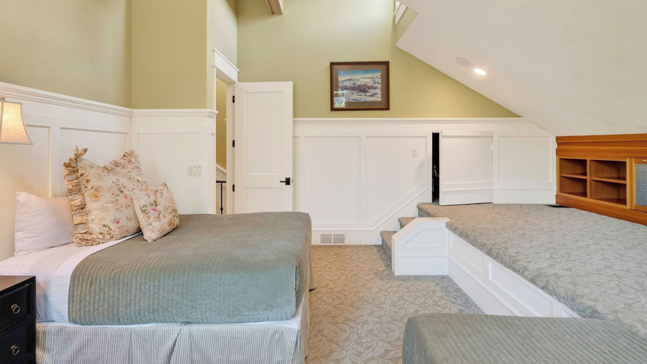 Others 2, Three Kings Condo by Avantstay Walk To Slopes Shared Pool + Spa Near Main St, Summit