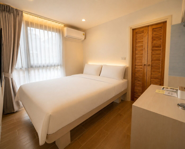 Others 3, Sun and Moon - Bed and Bistro, Sathorn