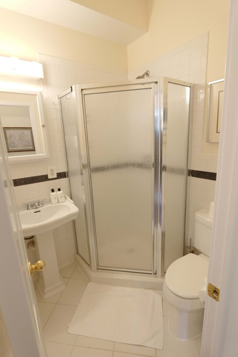 Others 2, Above Maxwell Wine Bar - Super Central 2bed 2bath!, Washington D.C.