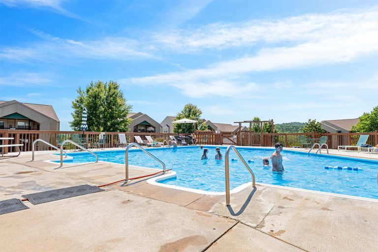 Others 3, Cozy at the Cove - Pool Access, Stone