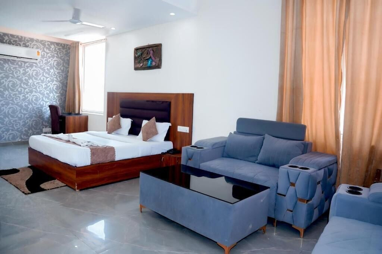Others 5, Hotel Thames Zirakpur, Chandigarh, Sahibzada Ajit Singh Nagar