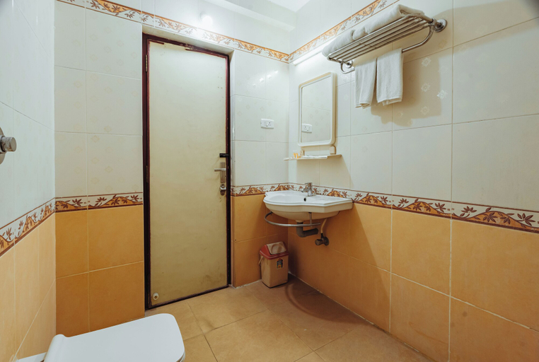 Bathroom 4, Hotel Shiva Grand, Coimbatore