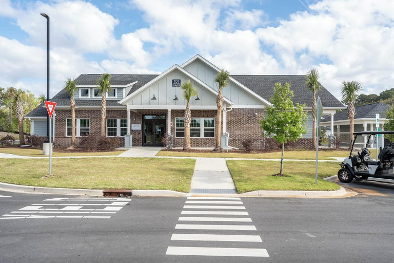 Others 3, Landing Stylish 1bd, Gym, Beaufort