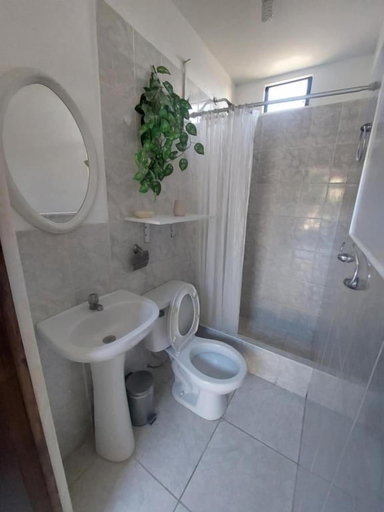 Bathroom 3, R. A. C. S., Pisco