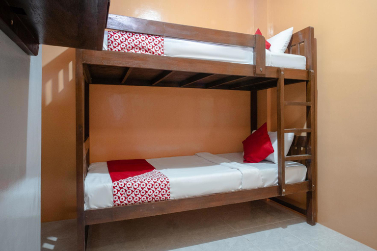 Bedroom 2, RedDoorz @ Queens Hometel, Tagum City