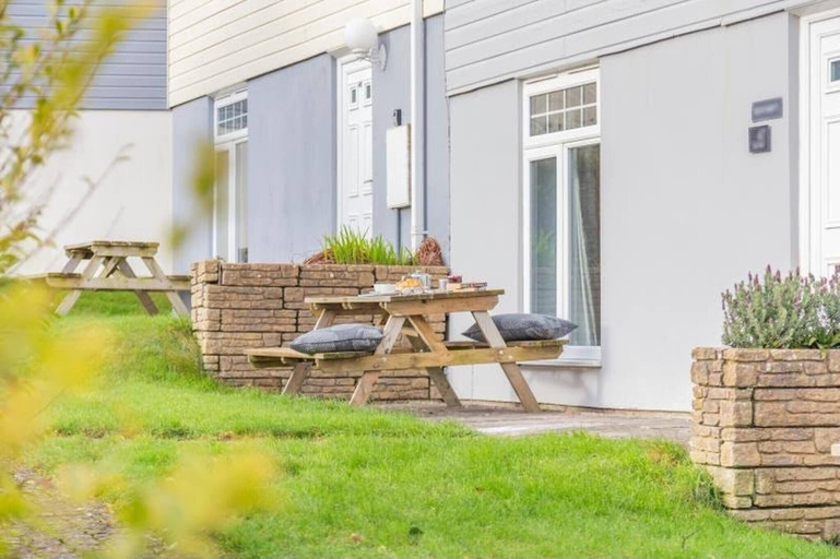 Others 3, 4 bed Lodge Newquay Cornwall Holiday Park Sleeps 8, Cornwall
