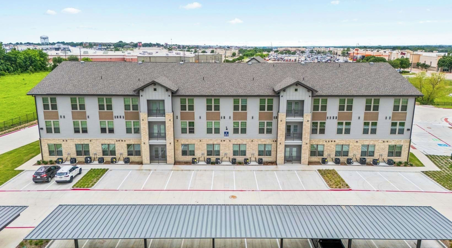 Others 2, West Sherman WorkerFriendly Quiet W/D Pool+Gym, Grayson