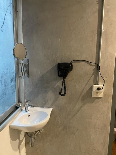 Bathroom 5, Ora Hostel Bangkok, Phaya Thai
